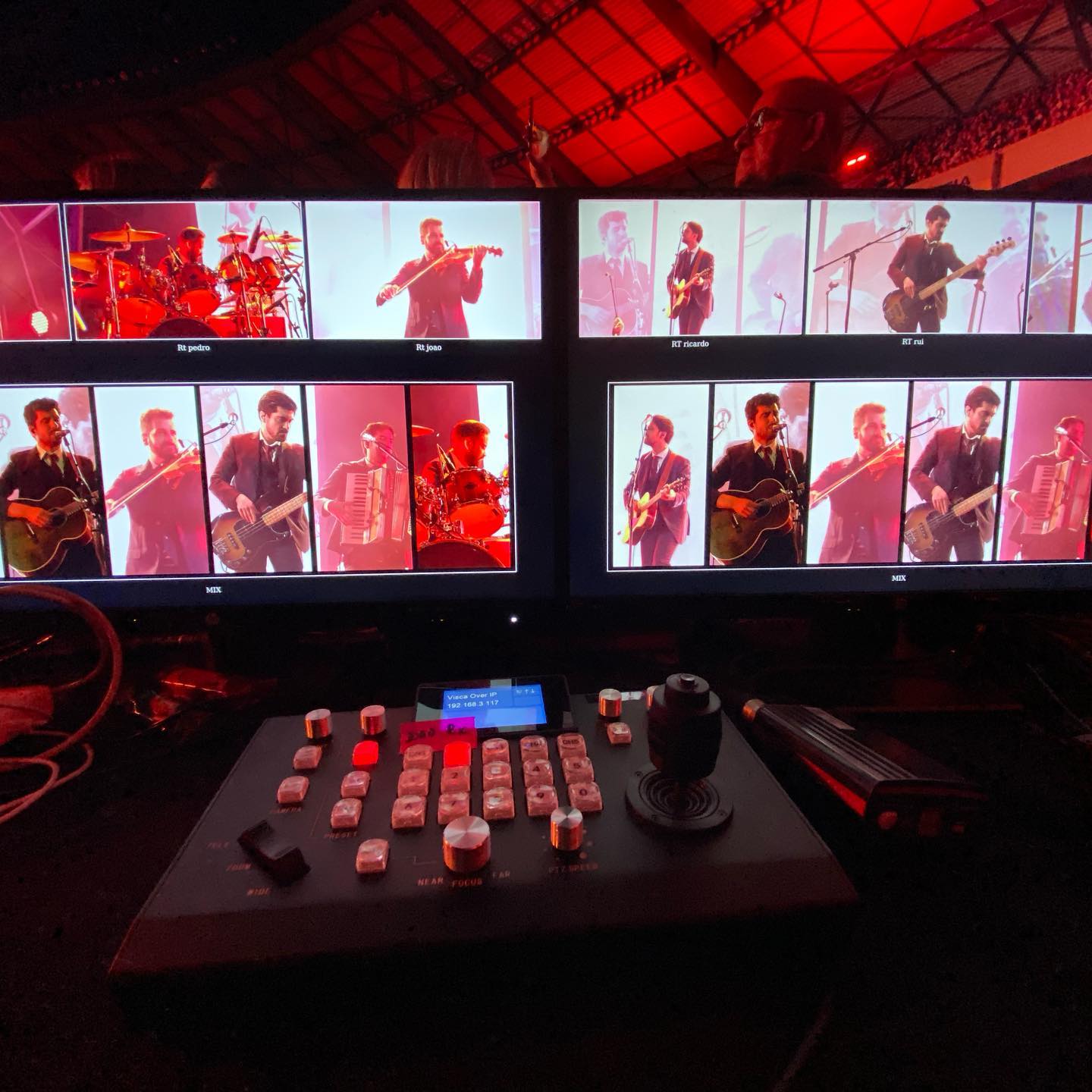 Os quatro e meia live concert, robotic camera operation for @light.rent 

Operação de câmaras robotizadas no concerto dos quatro e meia, para a @light.rent 

#threesixtypt #threesixtyvideoparaeventos #livemusic #liveevents